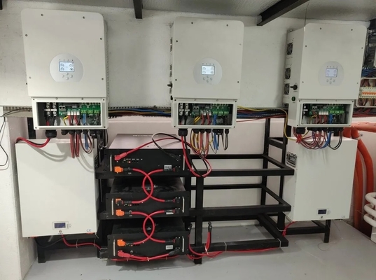2024 太陽光発電システム 5kw 6kw 8kw 10kw MPPTコントローラと50hz出力周波数