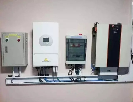 デイハイブリッドインバーター 3kw 5kw 8kw と MPPT コントローラー